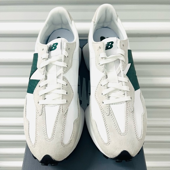 New Balance 327 Casual Sneakers Shoes White Leather Green Logo size 9.5 - Picture 3 of 4